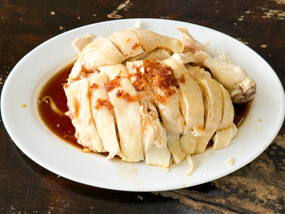 吉隆坡吃鸡饭|程姐怡保鸡饭:皮冻厚到让你瞪眼,但有一点要提醒你