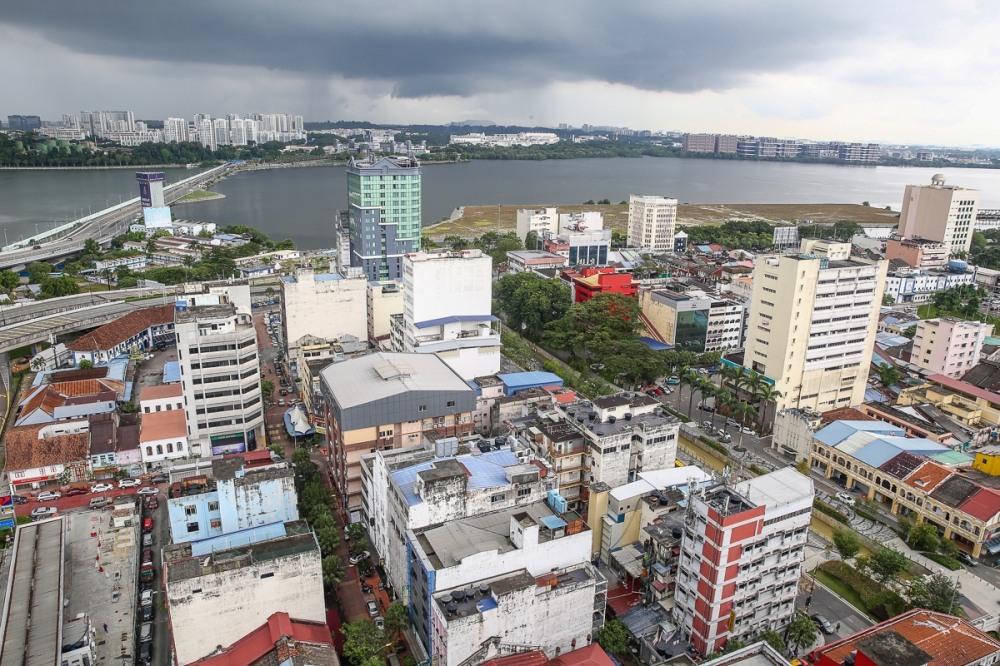 A general view of the city of Johor Bahru on November 13, 2022. — Picture by Yusof Mat Isa