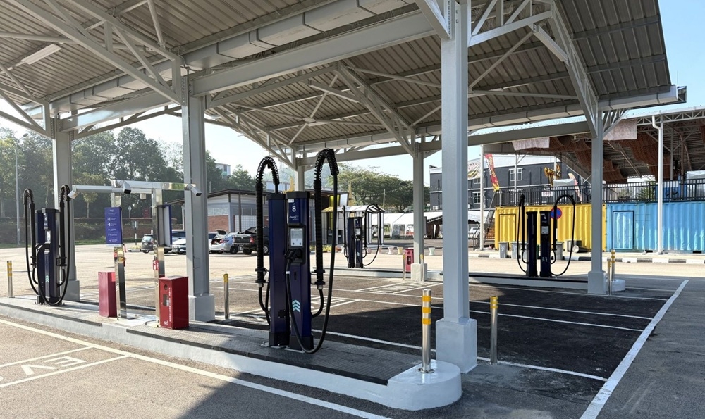 Even with the roof, ChargEV says it is still able to accommodate electric lorries. — SoyaCincau pic 