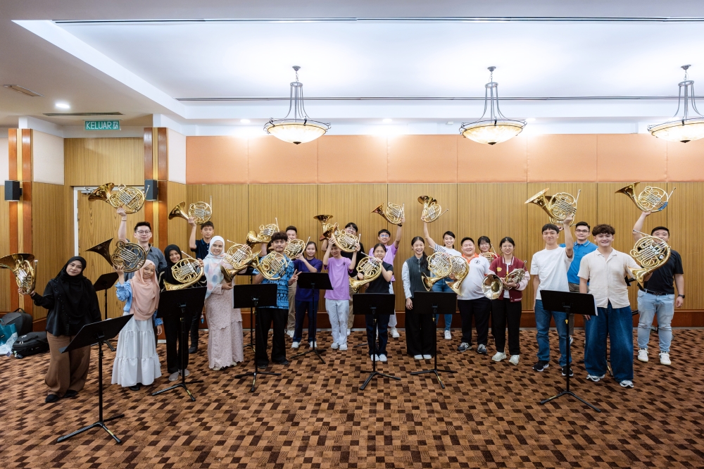 Participants pose for photo at the Oboe, French Horn and Trumpet Instrument Workshop in conjunction with the Kuala Lumpur Orchestra Festival (FOKL) at Rumah Tangsi recently. — Bernama pic