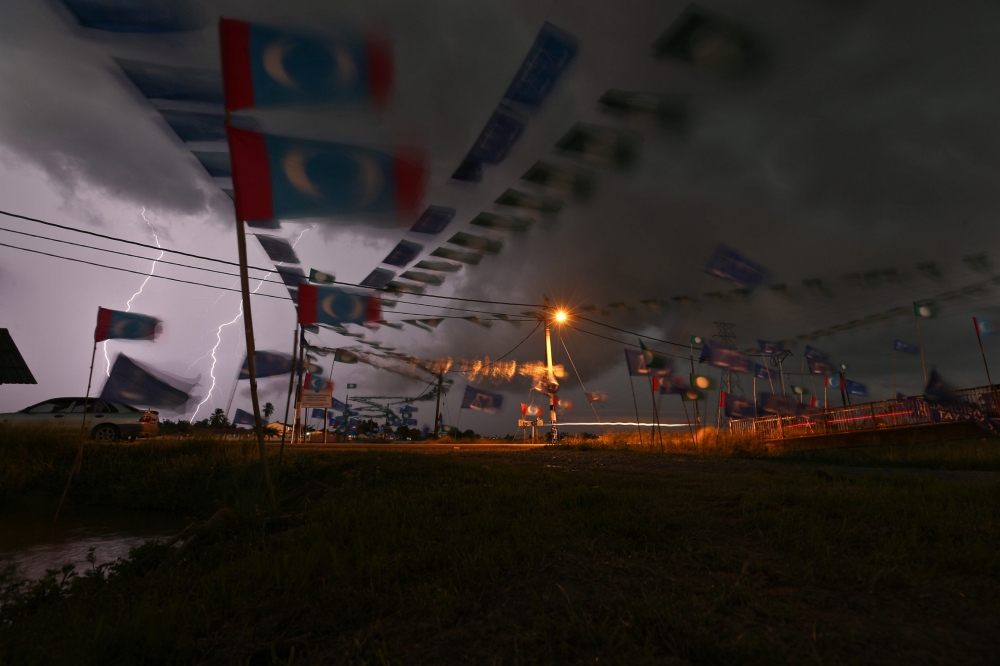 MetMalaysia warns of thunderstorms across half of Malaysia tonight