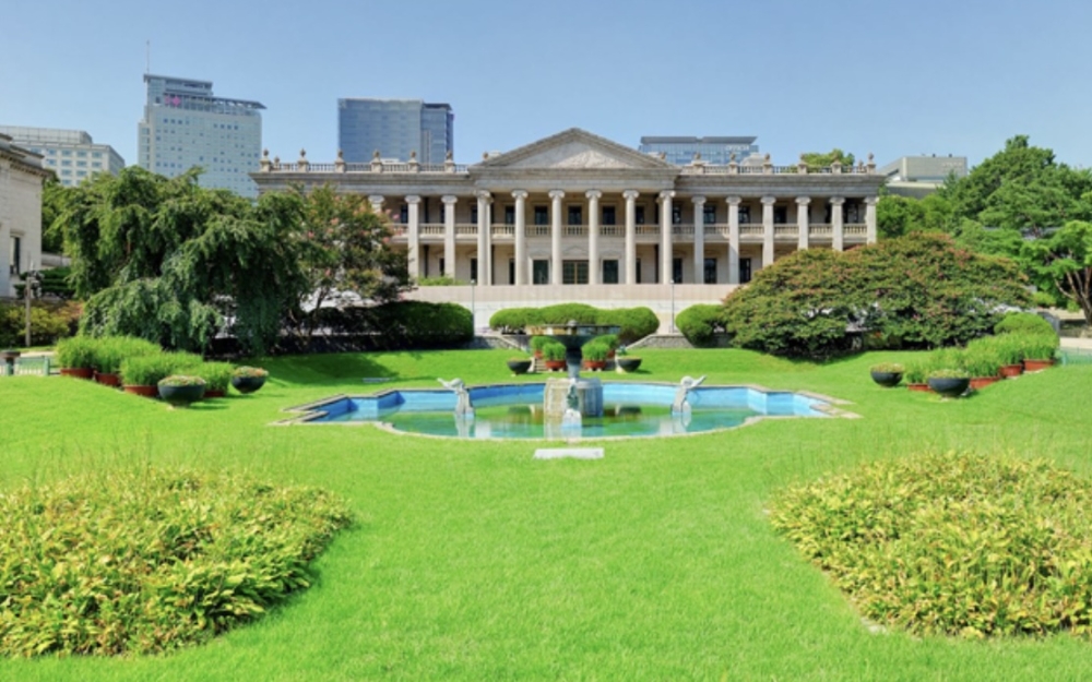 After enthusiastic reception, Korea Heritage Service to expand outdoor palace wedding program to more locations