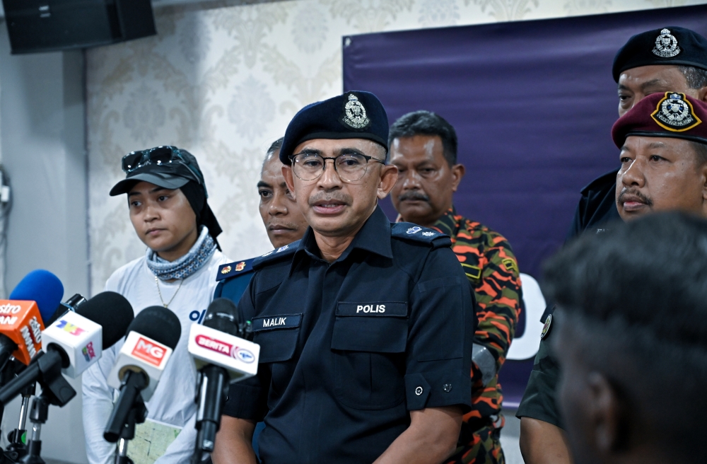 Tapah district police chief Supt Abdul Malik Hasim said the decision to scale down the operation was made at a SAR coordination meeting this afternoon. — Bernama pic