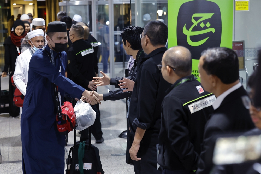 First group of 329 pilgrims return home as Malaysia begins 2026 Haj phase two