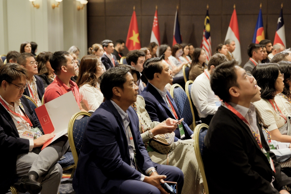 The Chile-Asean Business Summit 2026 featured 28 Chilean companies representing sectors including seafood, fresh fruit, meat products, nuts and dried fruits, forestry products, agribusiness, aquaculture services and food innovation.
