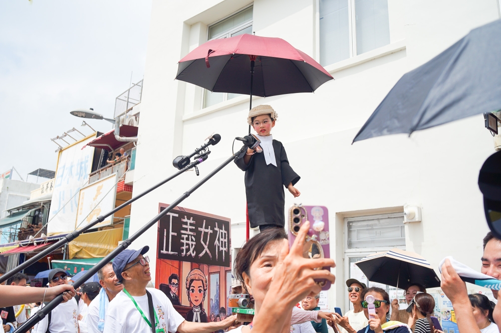 Come see Hong Kong’s ‘floating children’, a bun scrambling race up a tower or just chill at Cheung Chau (VIDEO)