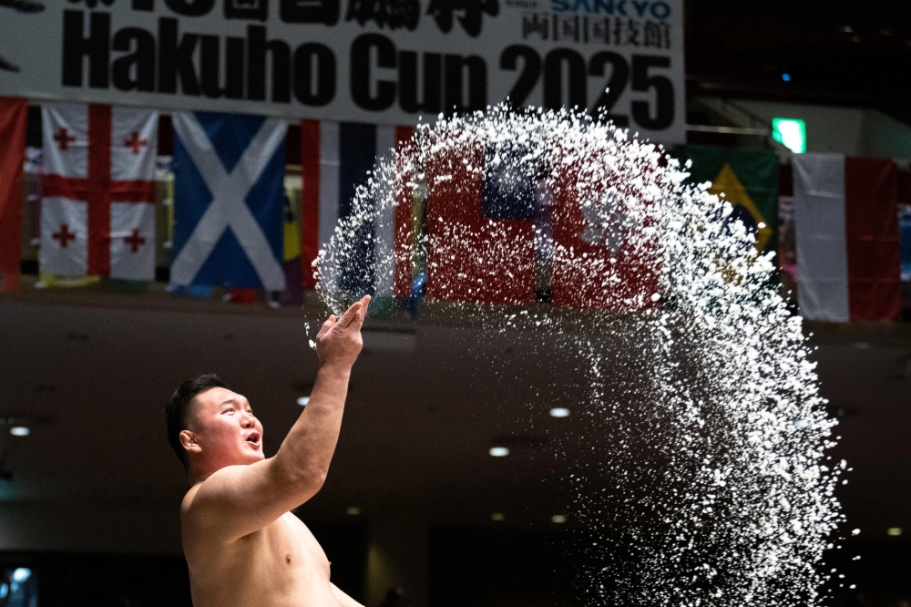 The surprising star of Paris sumo: 200kg of French Guerande salt