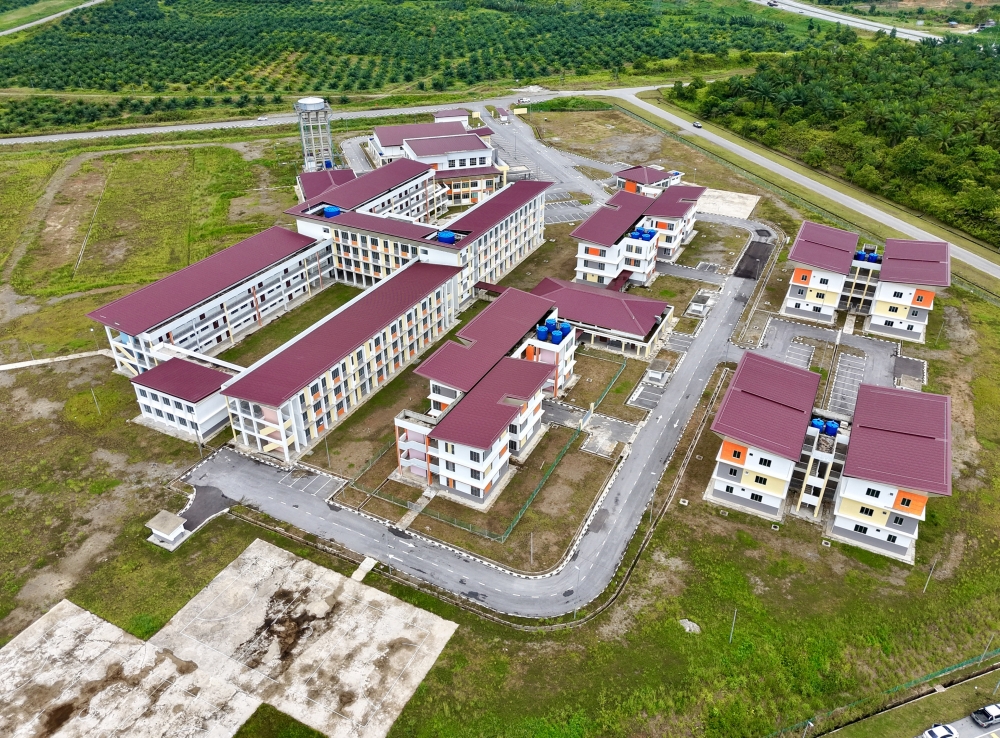 Sekolah Menengah Kebangsaan (SMK) Samalaju. — Bernama pic