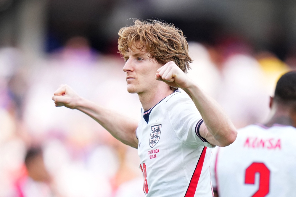 Gordon shines as England brush aside Costa Rica in storm-del
