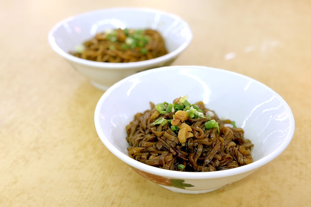 Dry pork noodles: one with yellow ‘mee’ and another with ‘hor fun’. — Picture by CK Lim