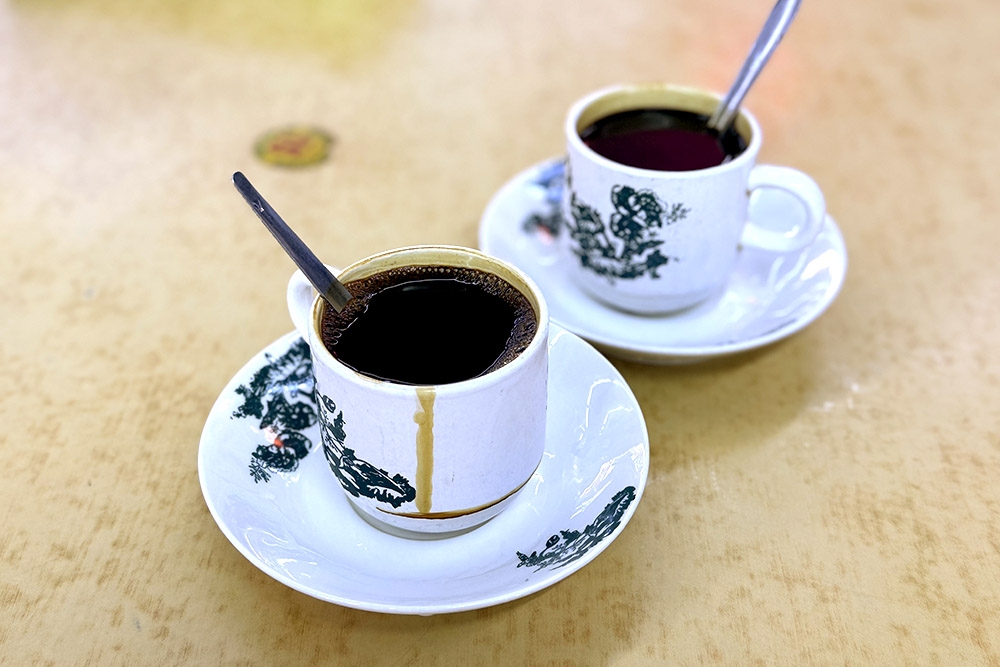 Wash it all down with cups of extra ‘kaw’ Hainanese ‘kopi’. — Picture by CK Lim