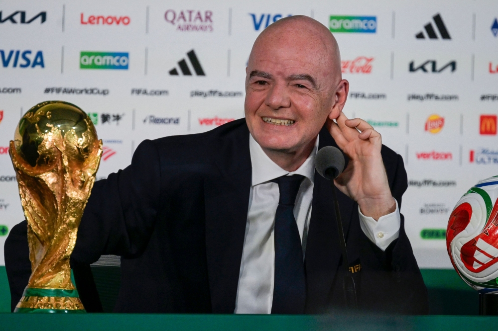 El presidente de la Fifa propone un Mundial de 64 equipos, dice que incluso 208 equipos son posibles, y luego 'quizás Italia clasifique'