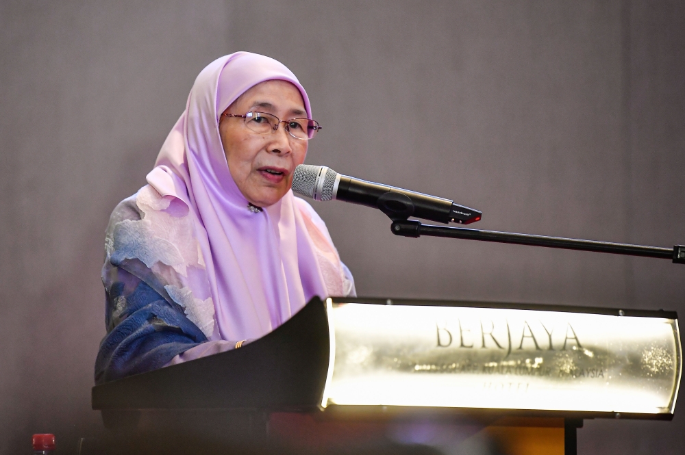 Dr Wan Azizah urges women facing emotional distress to seek help through Talian Kasih and HEAL