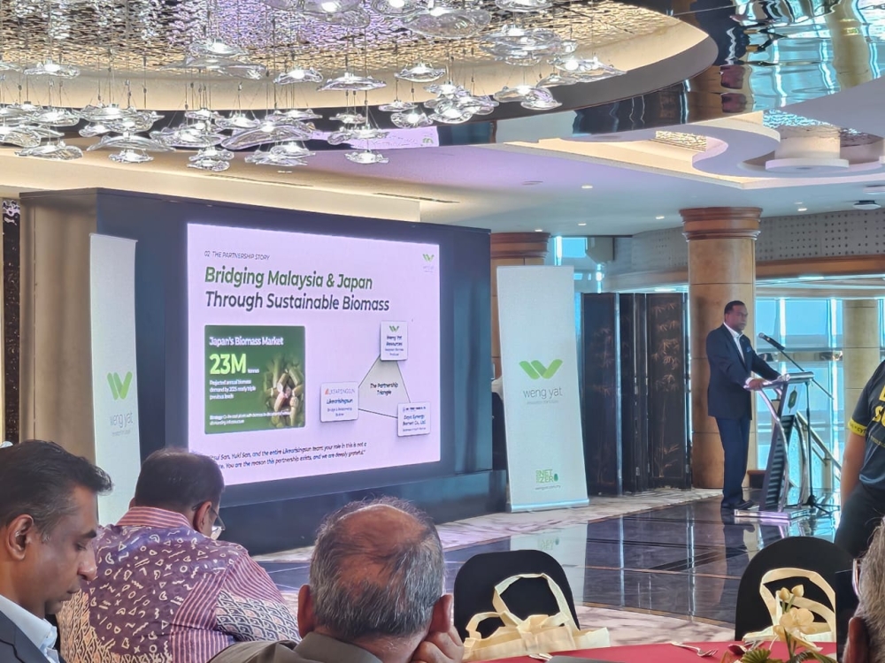 Sunderaj Nagalingam, Executive Director of Weng Yat Resources Group Berhad, delivering his speech at the Memorandum of Understanding (MoU) signing ceremony held at the Malaysian Petroleum Club, Petronas Twin Towers, Kuala Lumpur. — Picture courtesy of Weng Yat Resources Group Berhad