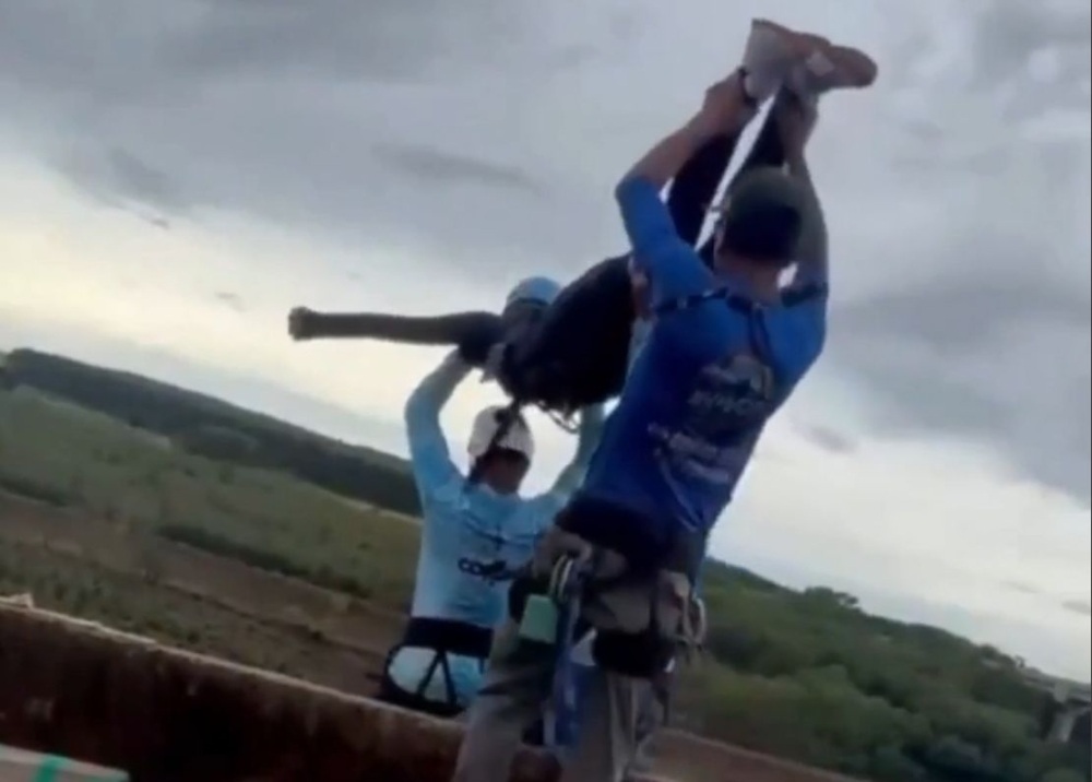 Woman, 21, dies after bungee instructors hurl her off 40m bridge in Brazil without attaching safety line (VIDEO)
