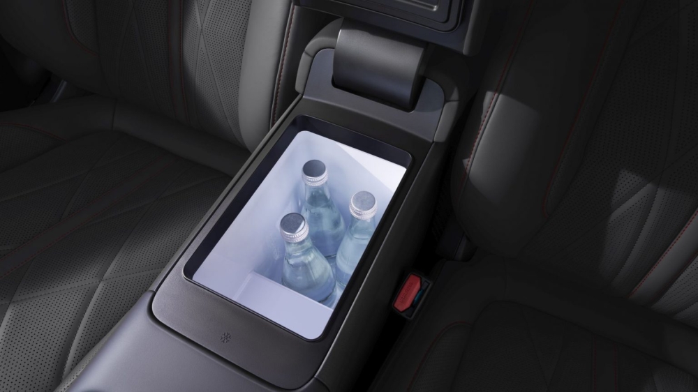 Zeekr X 2026 facelift adds flair with auto doors, built‑in fridge, smart B‑pillar and a larger 404‑litre boot. — SoyaCincau pic 