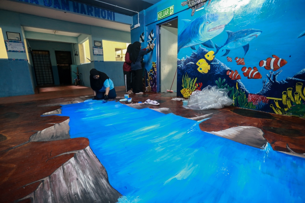 Geng Suka Bersih: Malaysian writer turns PPR litter problem into art, then into a cleanliness revolution