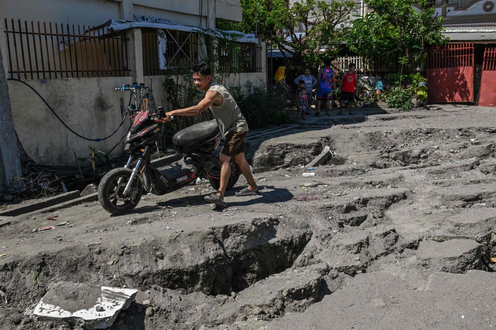 USGS: New 6.2 quake hits off Mindanao in the Philippines a week after deadly 7.8 tremor