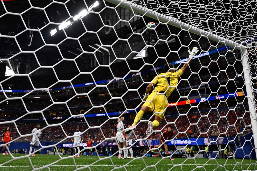 De la Fuente defiant after toothless opener, banking on Yamal and Williams to rescue Spain