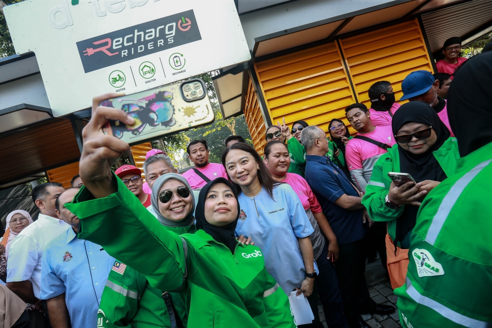 Give your food deliverers some love: Hannah Yeoh launches RnR spot near Dataran, plans more