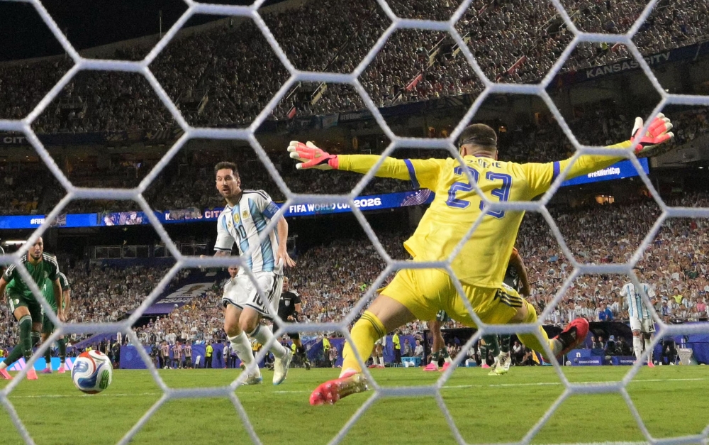 Messi hat-trick sinks Algeria as Argentina star equals Klose World Cup record