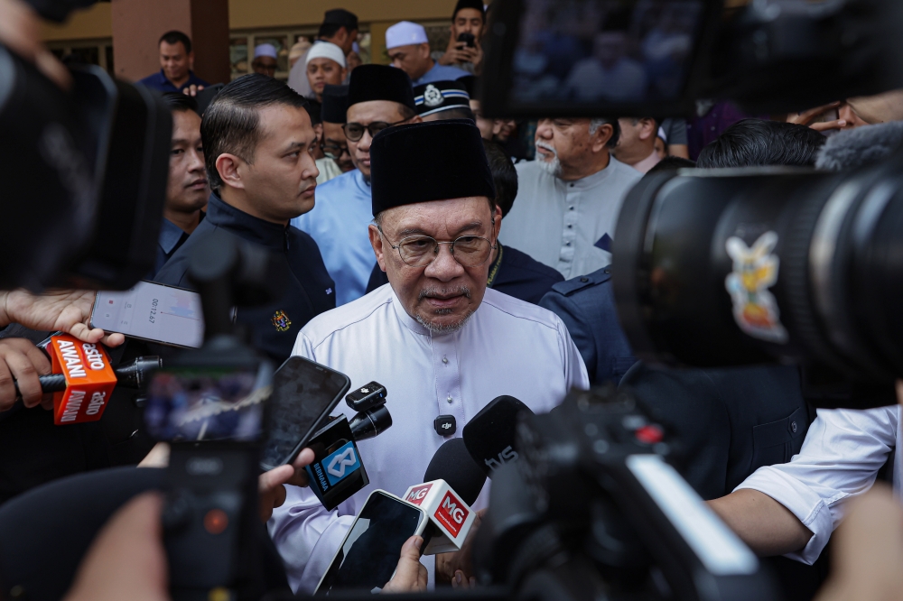 Anwar hails TV AlHijrah’s role in Islamic broadcasting as station turns 16