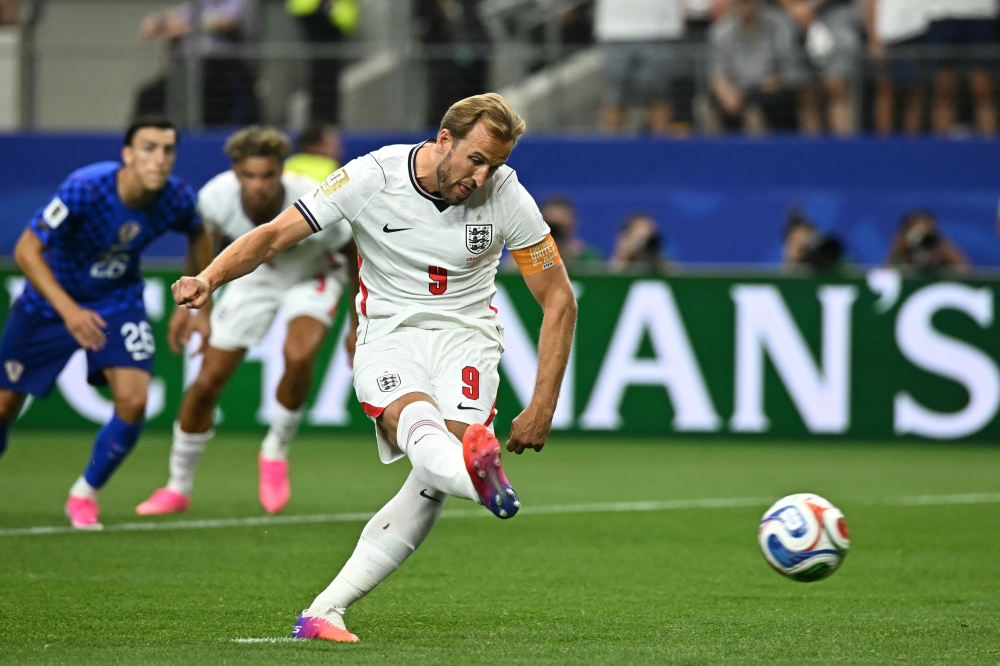 Kane brace fires England to 4–2 win over Croatia in World Cup opener