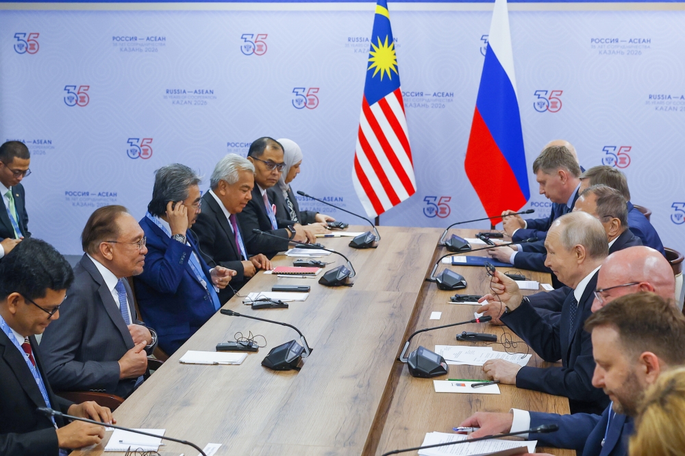 Anwar, Putin discuss energy security and expanding trade in local currencies
