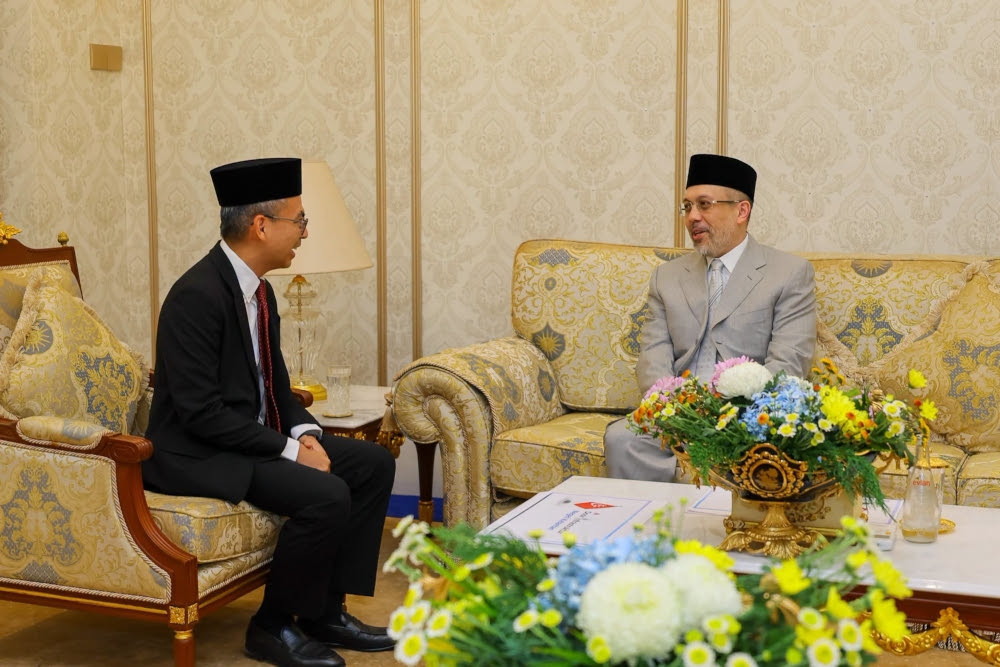 Kelantan Regent receives Fahmi, discusses fake social media accounts and current issues