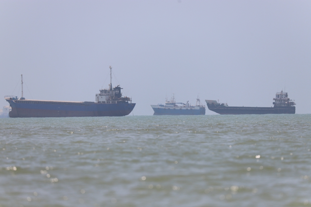 Traffic flows through Hormuz as US–Iran deal takes effect, but doubts linger as Khamenei warns talks will not be easy