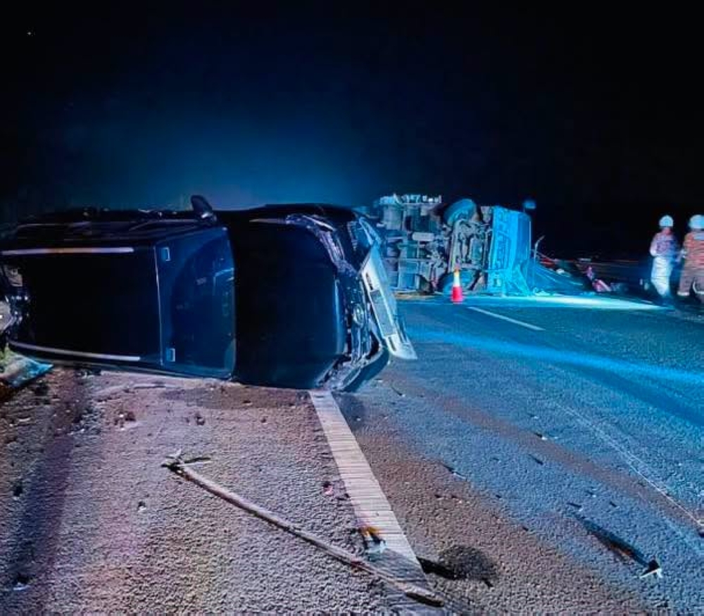 Lorry lane change triggers East Coast pile-up near Maran involving Zahid’s aides and driver
