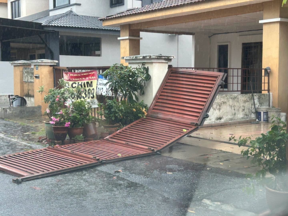 Storm tears through Ipoh, damages over 200 homes in Anjung Bercham (VIDEO)
