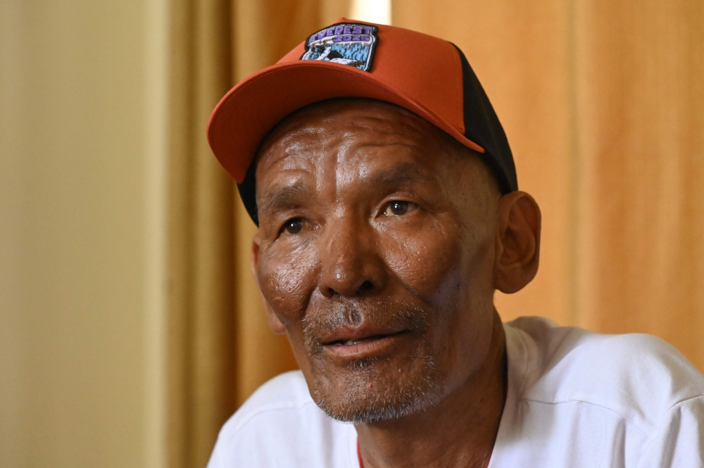 He survived a week on Everest — then an avalanche saved his life