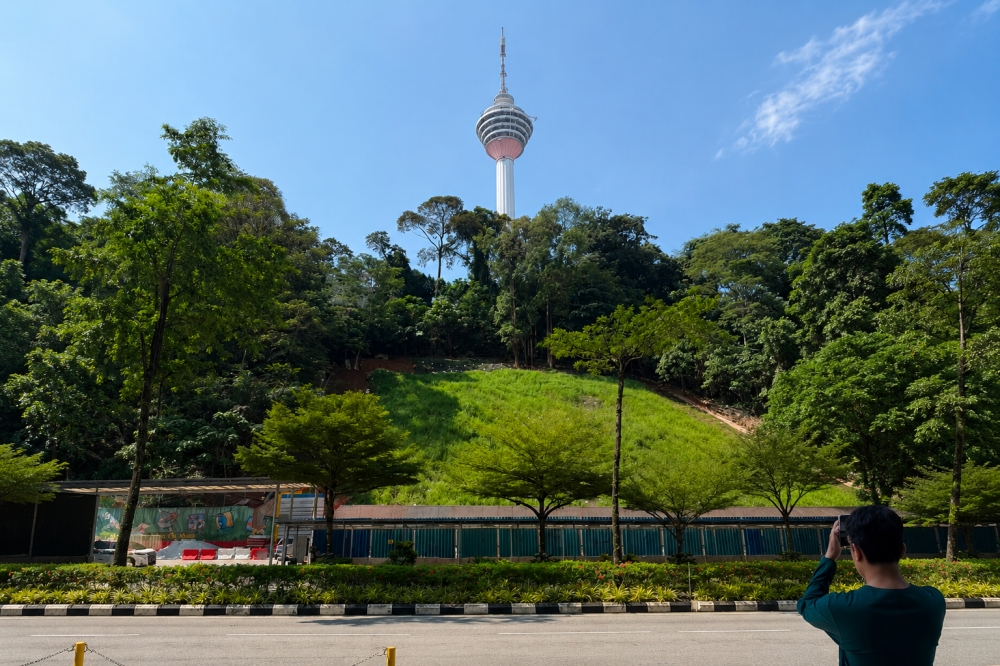 What if landslides can be predicted before a slope collapses? Researchers in Universiti Malaya think it is possible