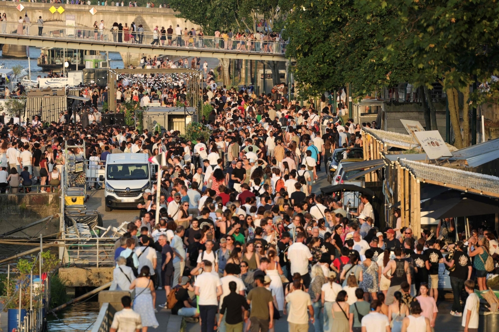France’s street music festival collides with record heatwave, alcohol ban imposed across red‑alert zones