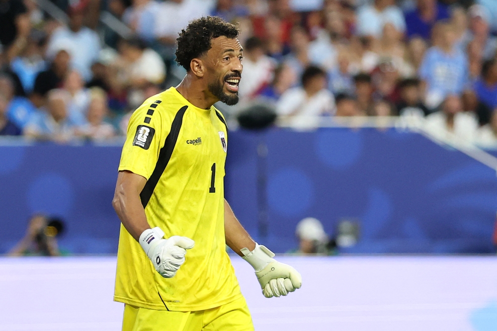 Cape Verde fairy tale continues as World Cup debutants salvage draw to push Uruguay to the brink