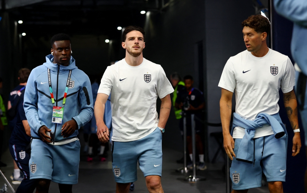 Guehi or Stones? Defence headache for Tuchel as England bid to seal World Cup knockout spot against Ghana