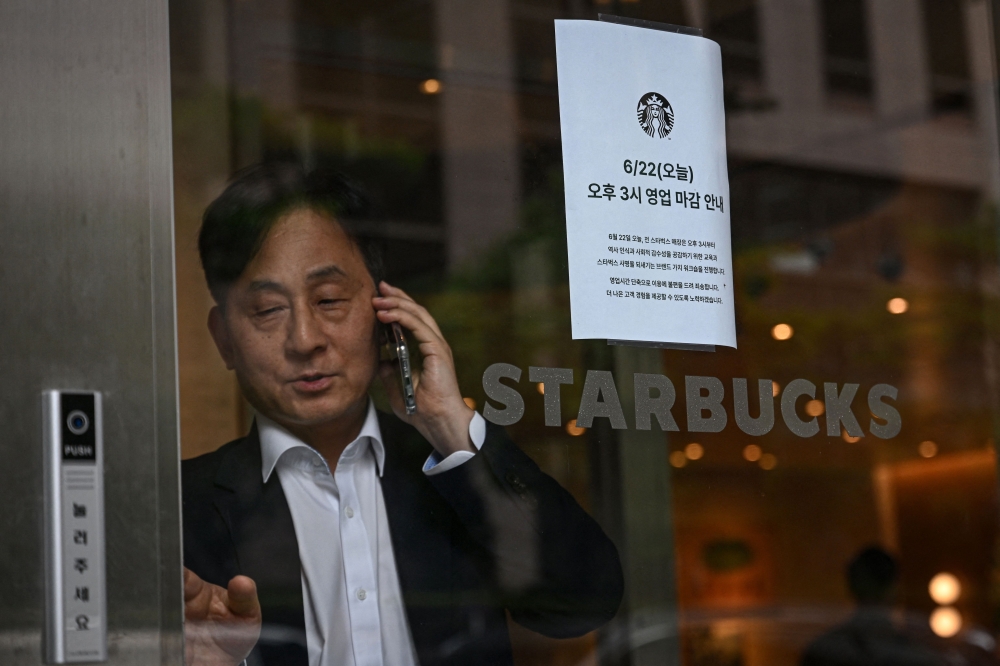 Lights out at Starbucks Korea: 2,000 stores close for history lessons after ‘Tank Day’ fiasco