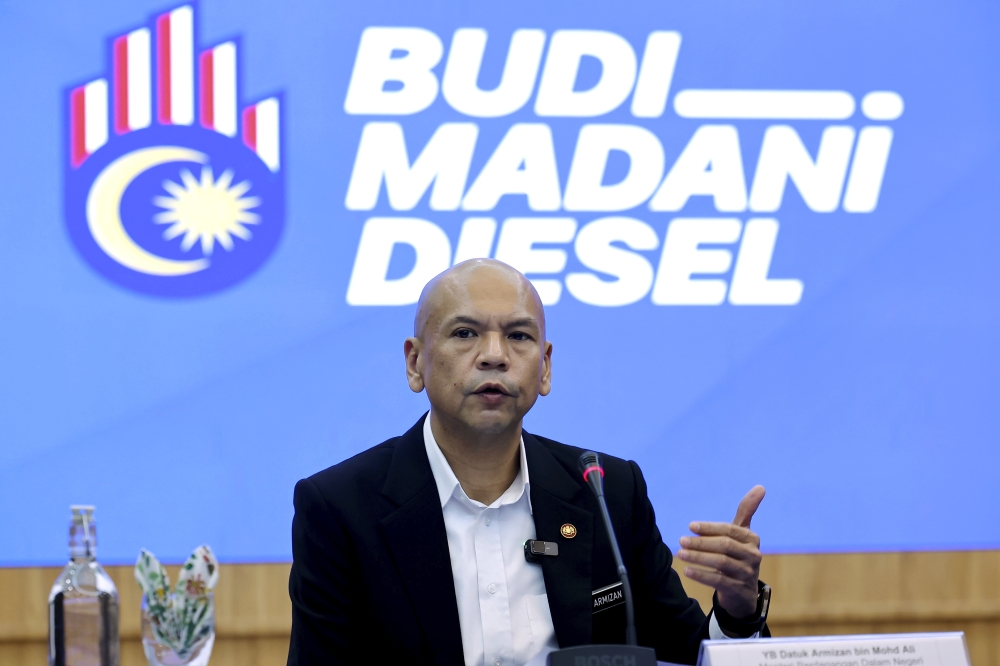 Ringgit up versus the dollar as US-Iran sanctions waiver and fiscal reforms drive gains