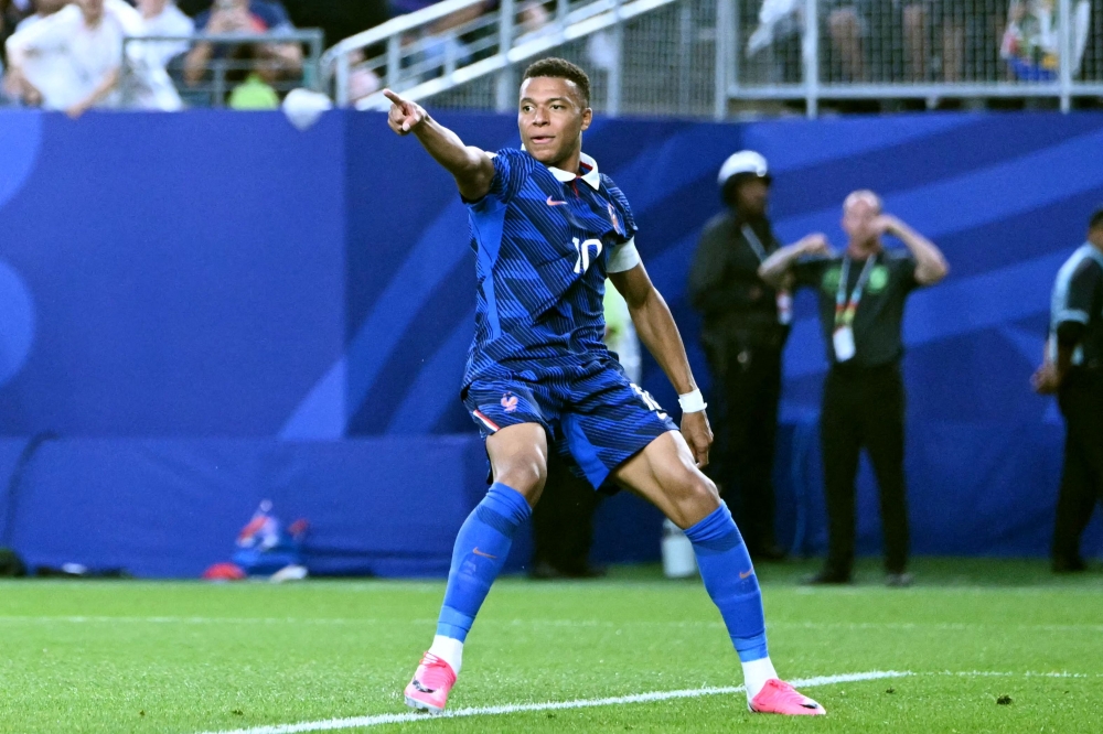 Mbappe vs Messi: 2026 World Cup golden boot race heats up after Iraq brace