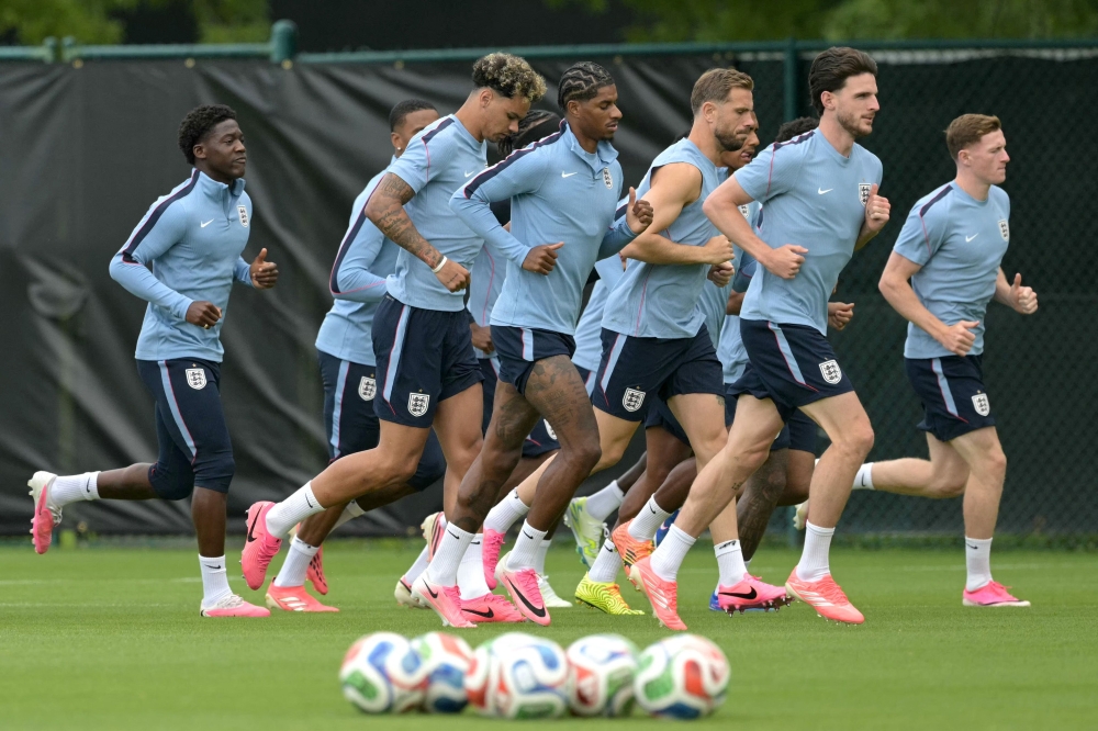 England, Ghana eye last 32 as Portugal look for lift-off