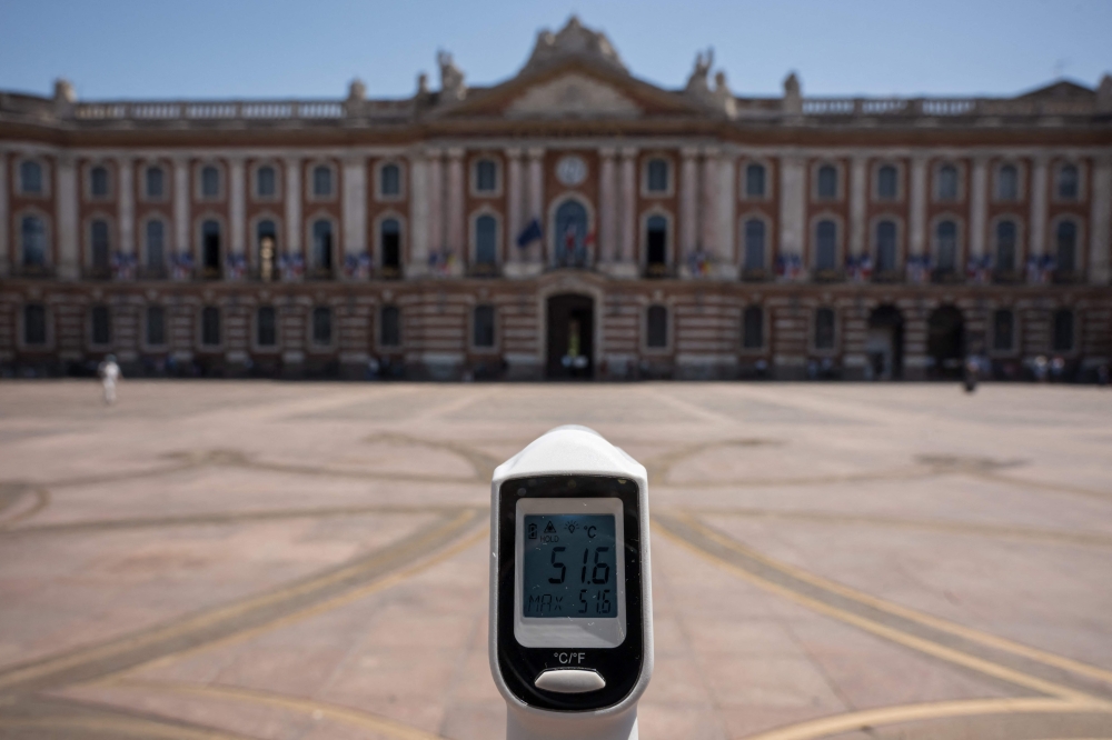 AC sales skyrocket in France and Italy as ‘unprecedented’ 41C heatwave cooks Europe
