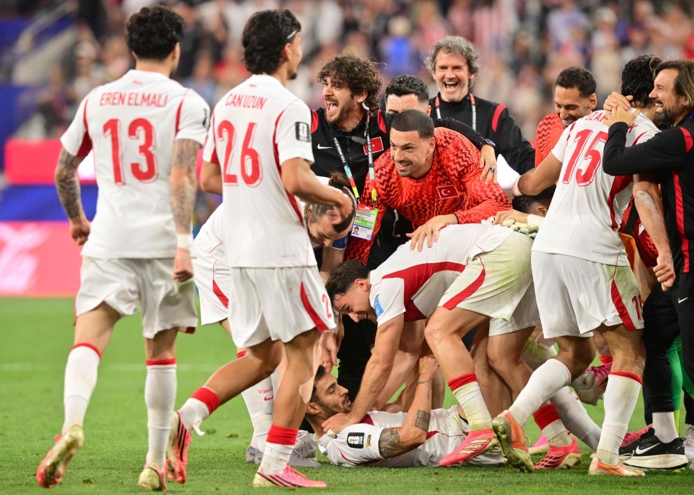 Turkey stun rotated US side with late winner in World Cup warning shot