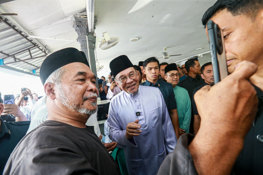 Anwar says top approval rating is no excuse for complacency, vows to work harder