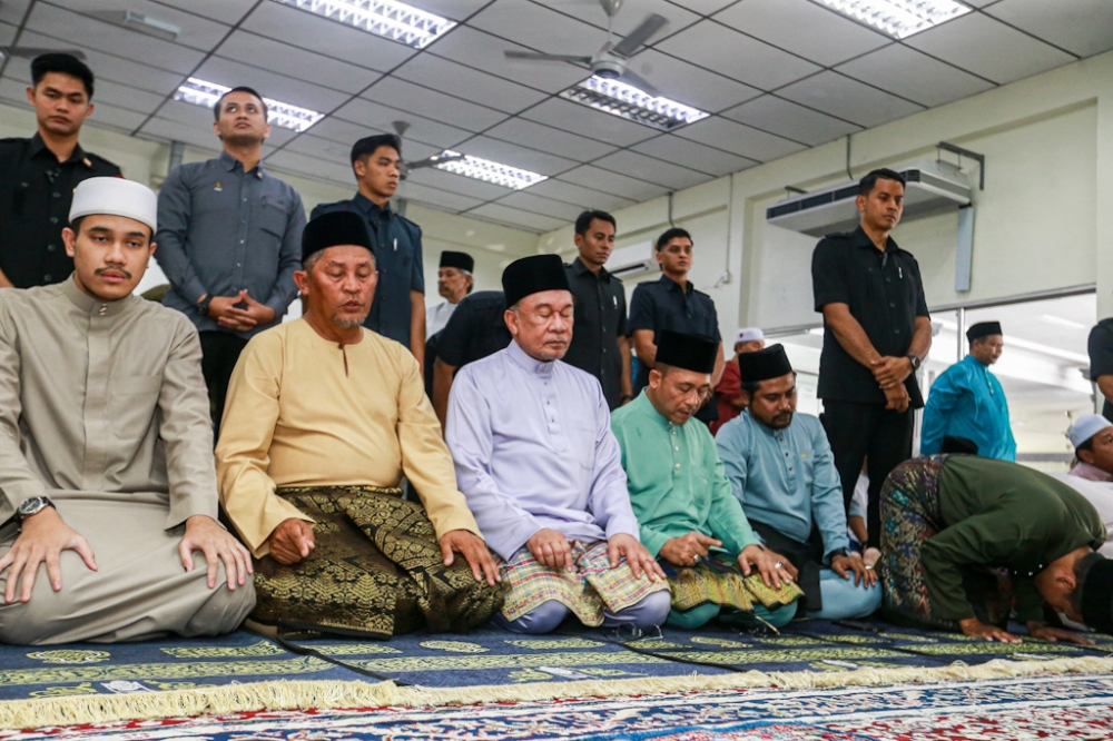 New low-rent housing projects planned for civil servants nationwide, says Anwar
