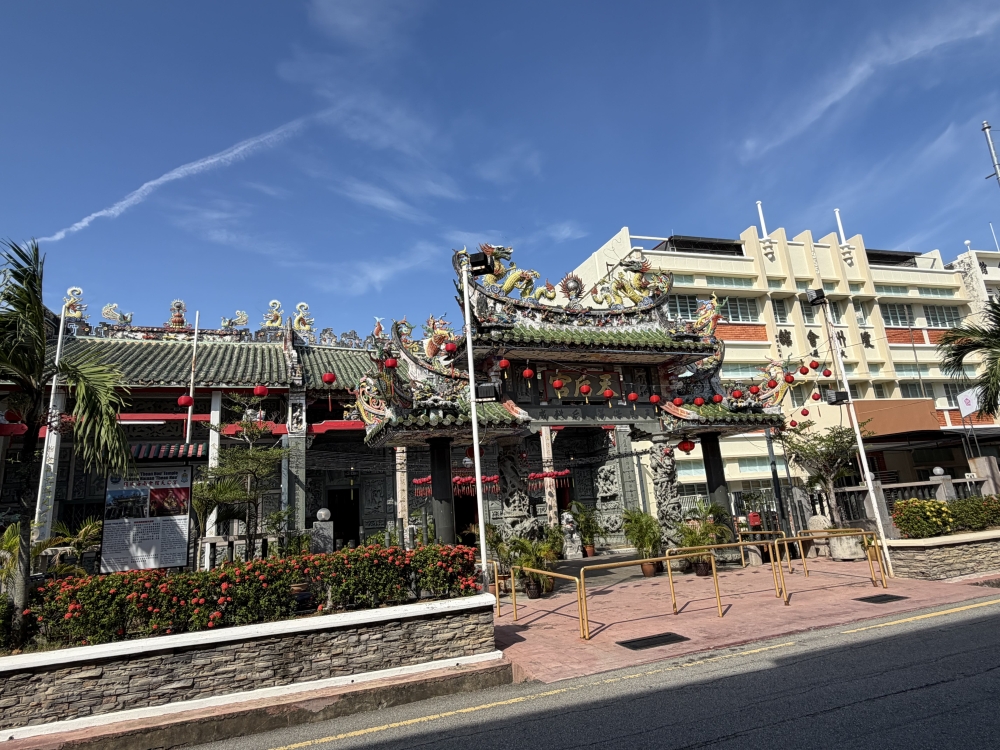 The Penang Hainan Association, Thean Hou Temple (centre) and the former Aik Hua School building (right). — Picture by Opalyn Mok