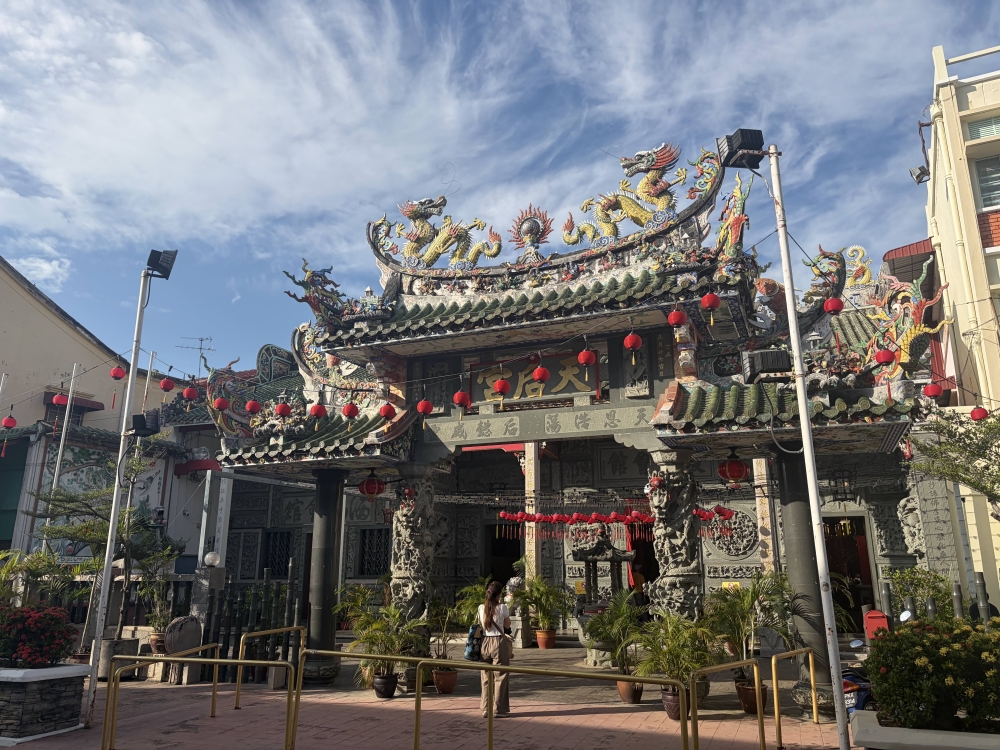 Penang Hainan Association and Thean Hou Temple. — Picture by Opalyn Mok