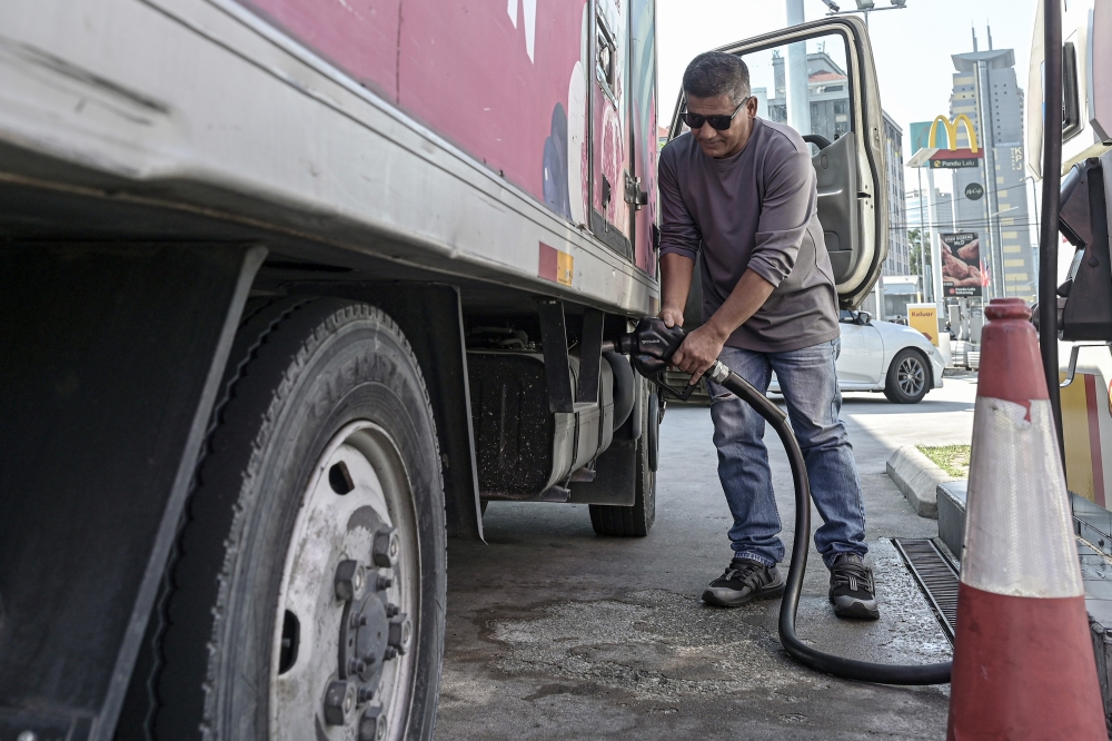 Malaysia to review diesel quota rates for commercial vehicles by August