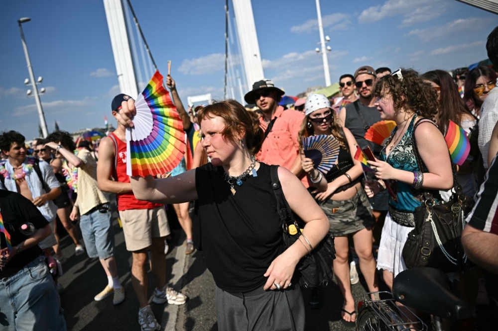 Budapest Pride przyciąga tłumy, gdy społeczność LGBTQ świętuje nowe wolności