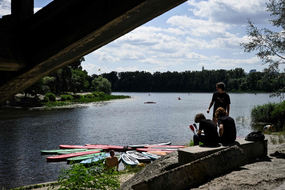 Hellish weekend: Europe heatwave moves South, multiple temperature red alerts sounded